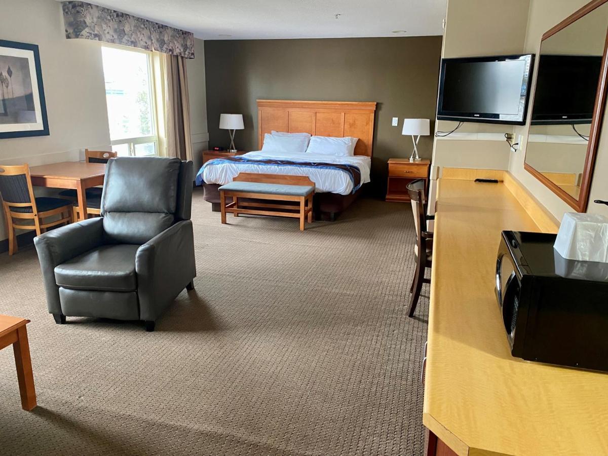 Super 8 By Wyndham Edmonton South Hotel Екстериор снимка