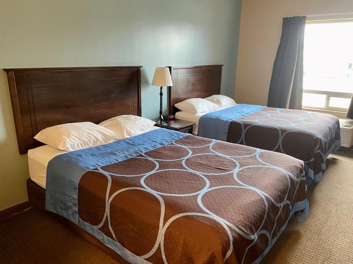 Super 8 By Wyndham Edmonton South Hotel Екстериор снимка