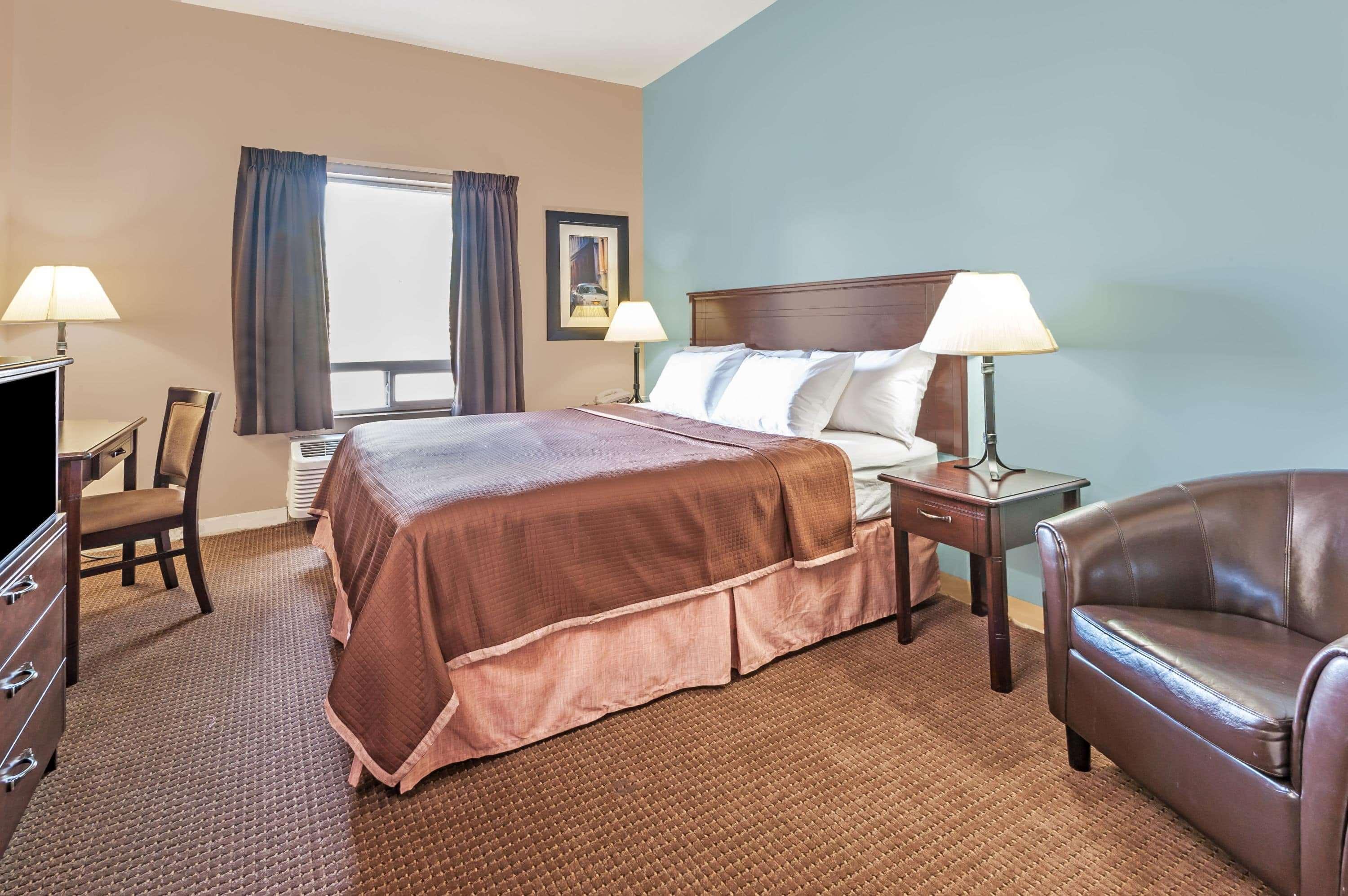 Super 8 By Wyndham Edmonton South Hotel Екстериор снимка