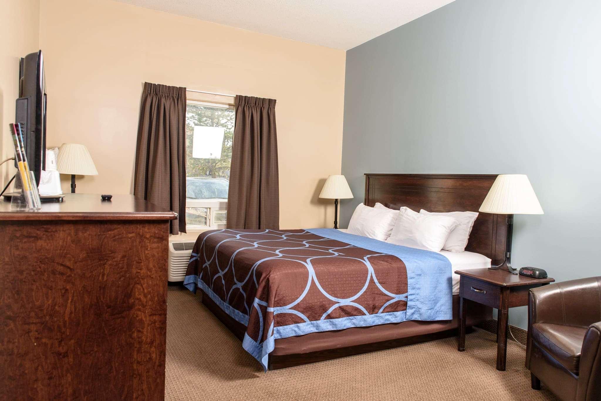Super 8 By Wyndham Edmonton South Hotel Екстериор снимка