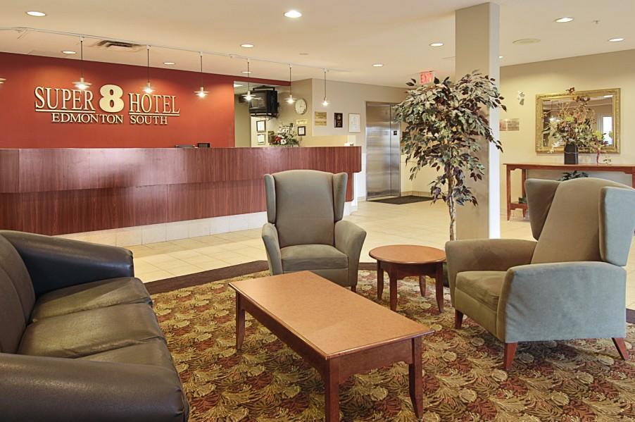 Super 8 By Wyndham Edmonton South Hotel Екстериор снимка